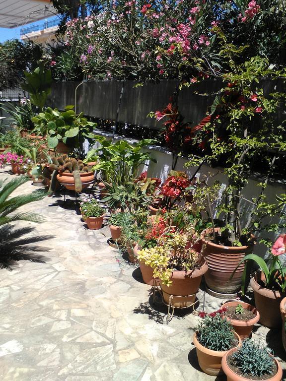 Aparthotel Iliahtides Amarynthos Luaran gambar