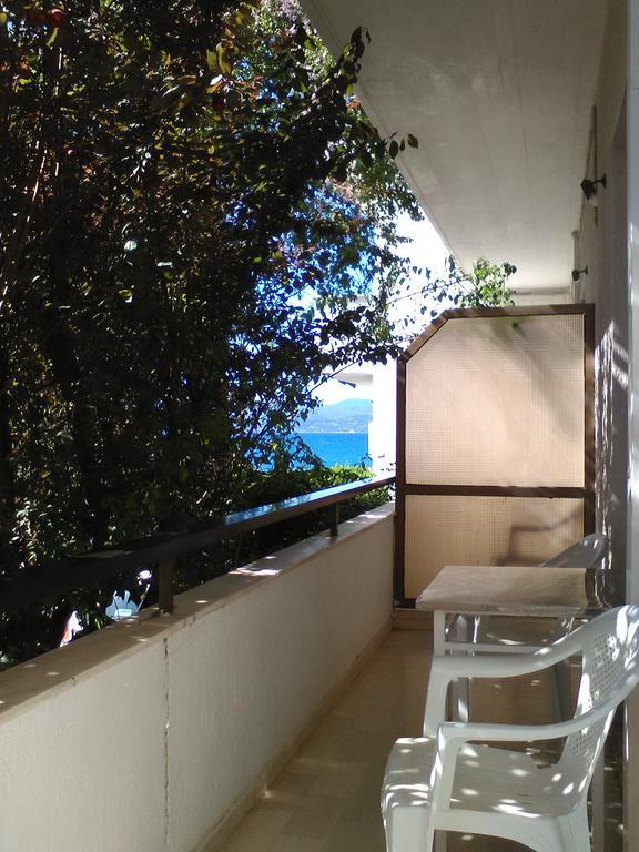 Aparthotel Iliahtides Amarynthos Luaran gambar