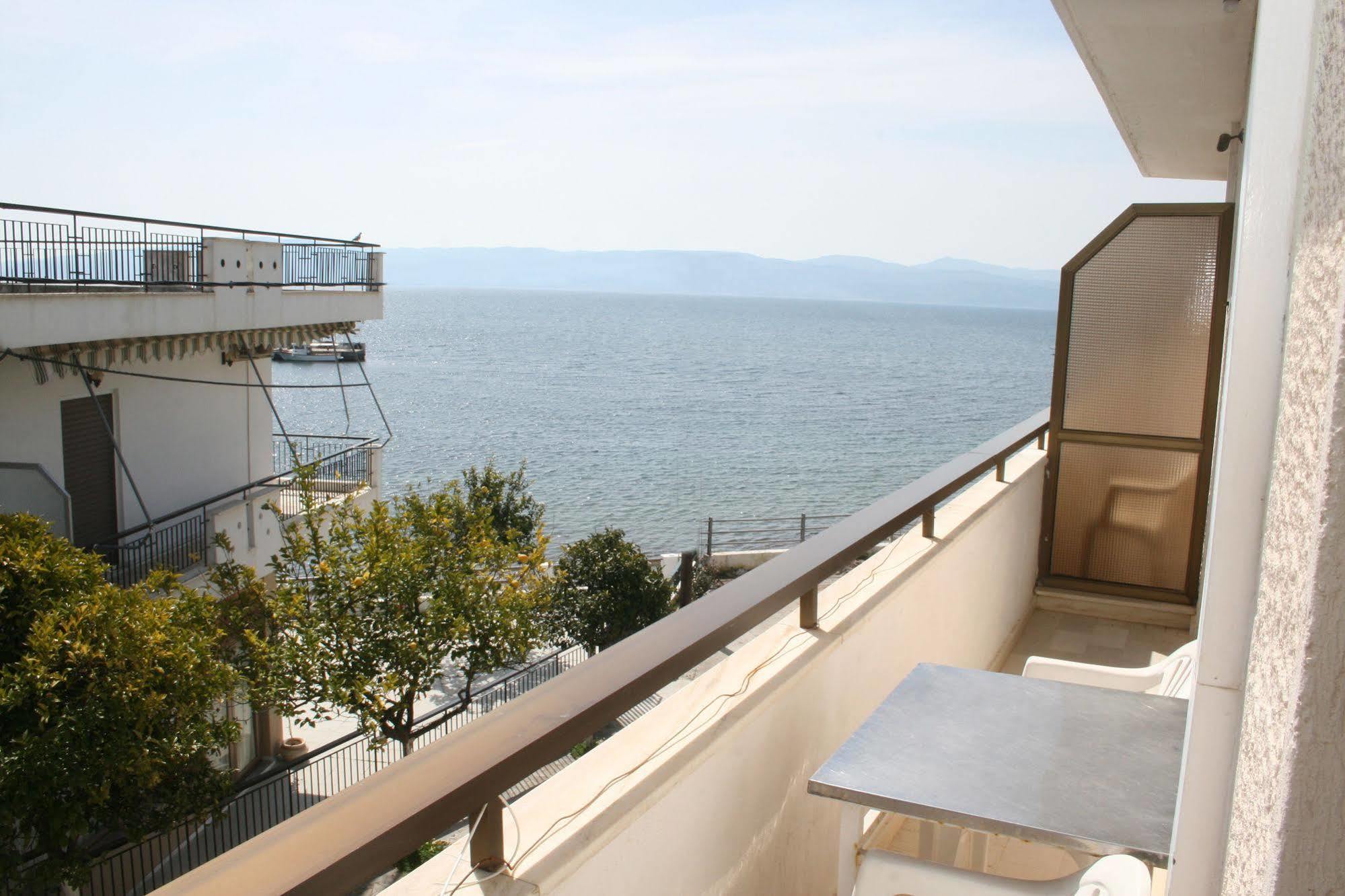 Aparthotel Iliahtides Amarynthos Luaran gambar